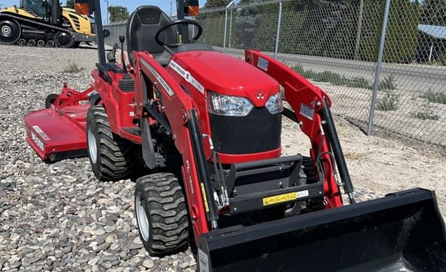 Image of Massey Ferguson GC1723E equipment image 2