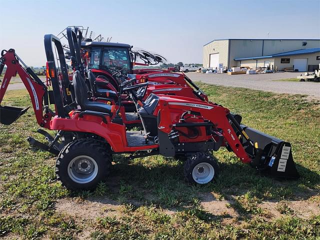 Image of Massey Ferguson GC1723E equipment image 1