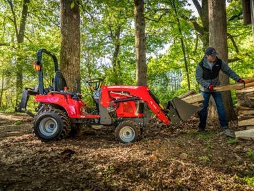 Image of Massey Ferguson GC1725M Image 0