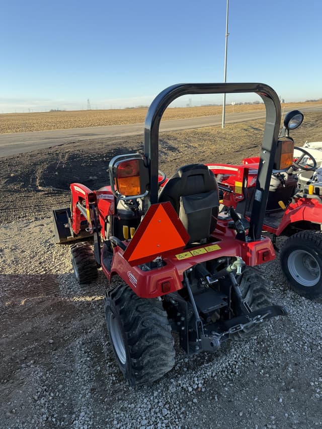 Image of Massey Ferguson GC1725M equipment image 2