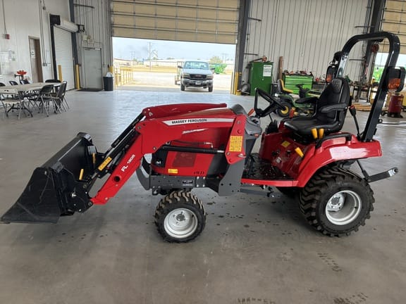 2023 Massey Ferguson GC1725M Equipment Image0