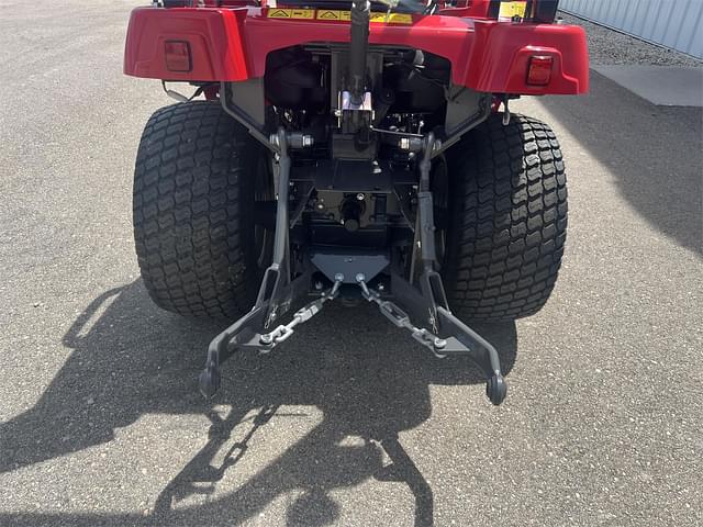 Image of Massey Ferguson GC1725M equipment image 4