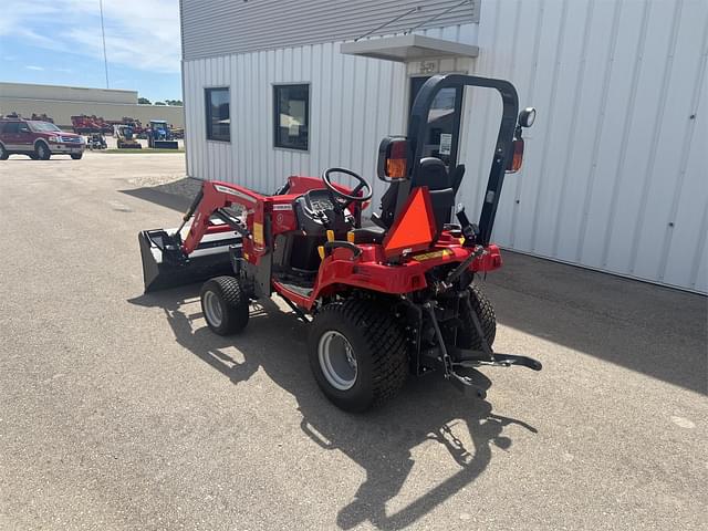 Image of Massey Ferguson GC1725M equipment image 2