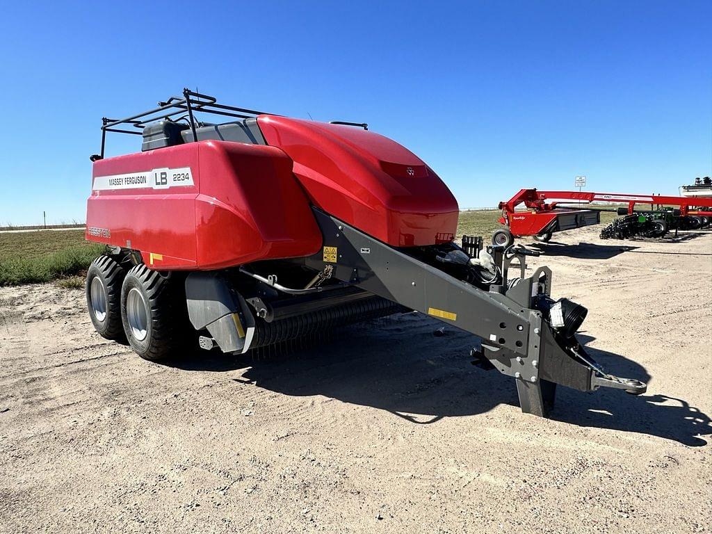 Image of Massey Ferguson LB2234 Image 0