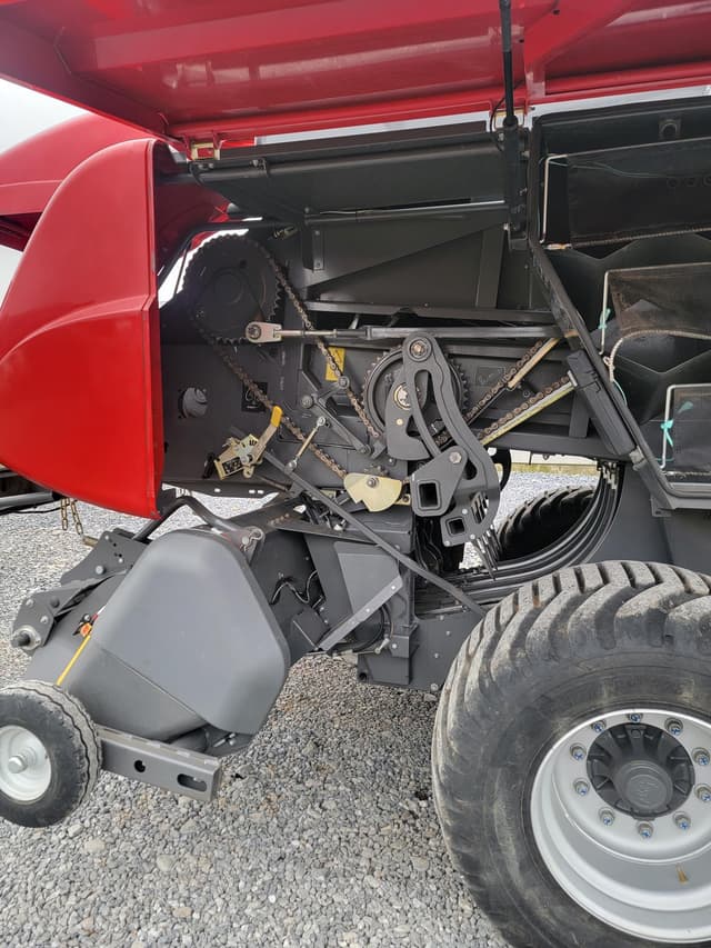 Image of Massey Ferguson LB2233 equipment image 2