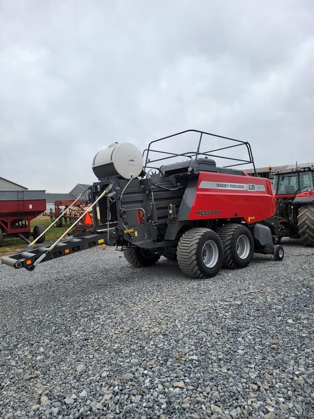 Image of Massey Ferguson LB2233 equipment image 1