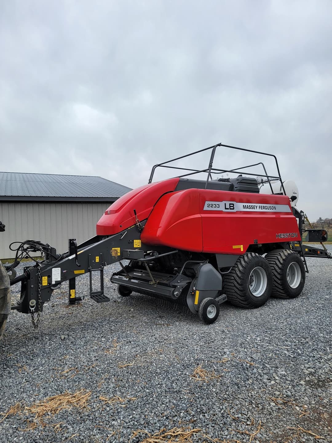 Image of Massey Ferguson LB2233 Primary image
