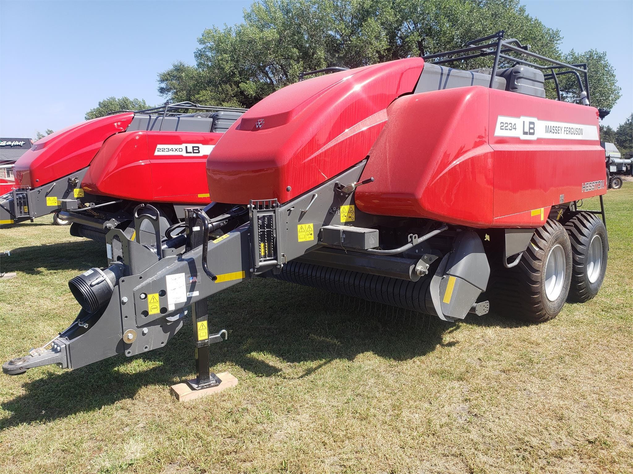 Main image Massey Ferguson LB2234