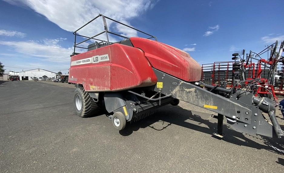 Image of Massey Ferguson LB2234 Primary image