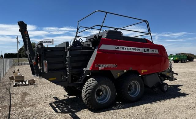 Image of Massey Ferguson LB2234 equipment image 4