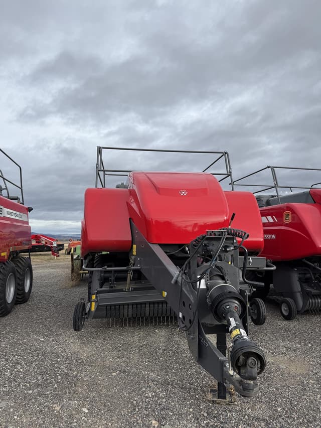 Image of Massey Ferguson LB2234 equipment image 2