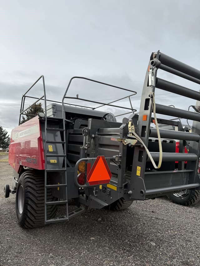 Image of Massey Ferguson LB2234 equipment image 3