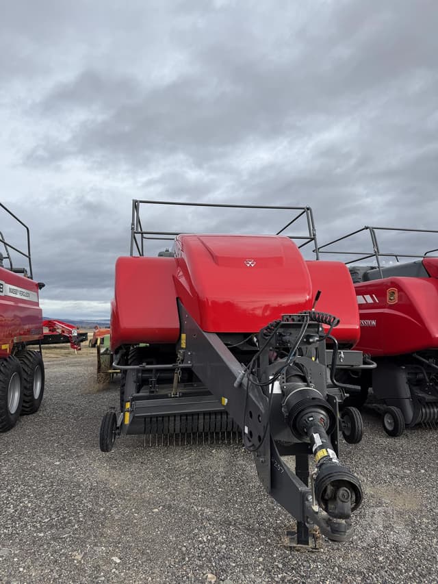 Image of Massey Ferguson LB2234 equipment image 2