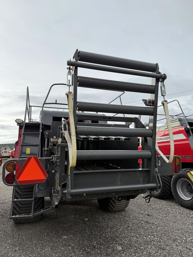 Image of Massey Ferguson LB2234 equipment image 4