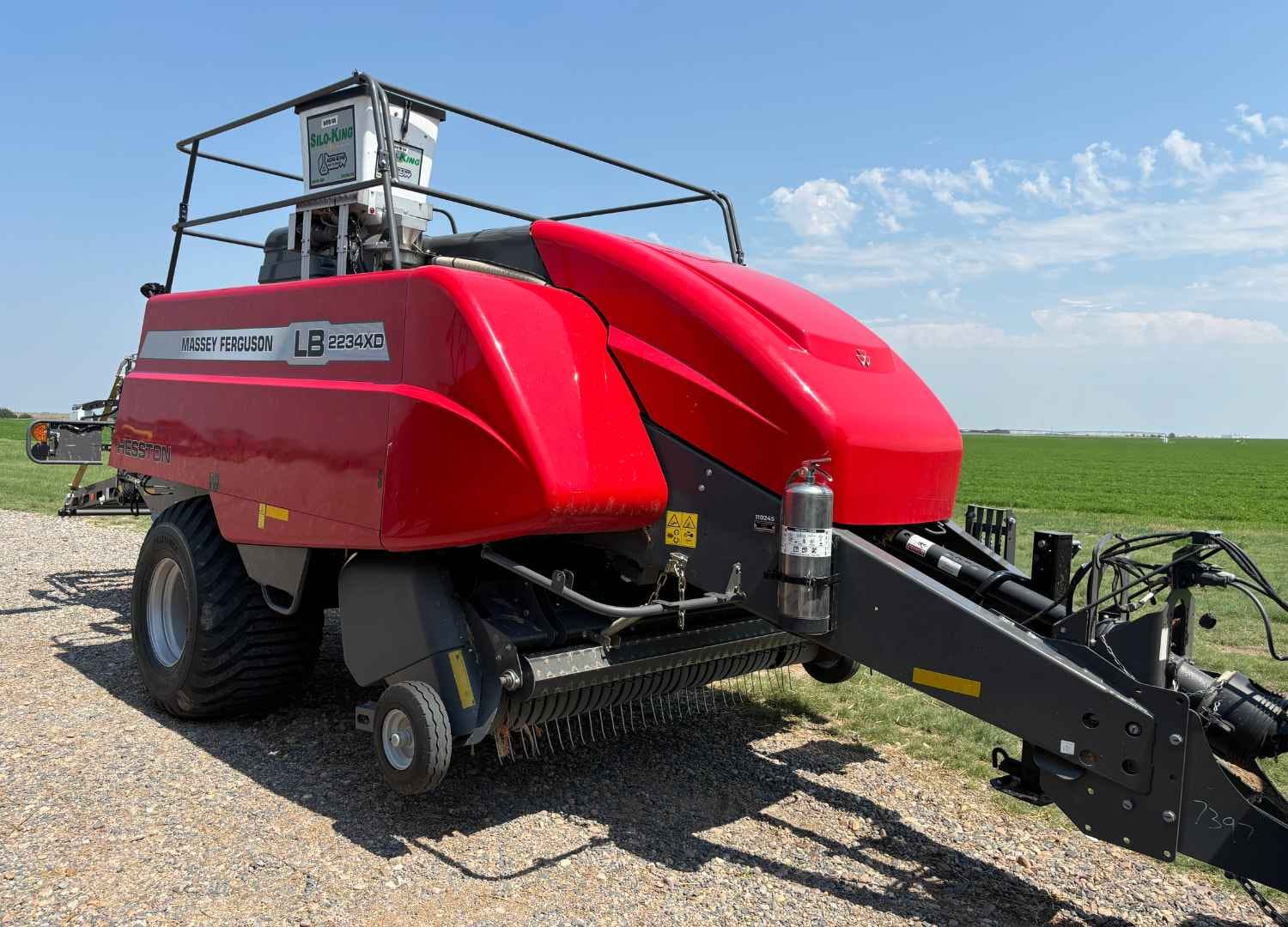 2023 Massey Ferguson LB2234XD Equipment Image0