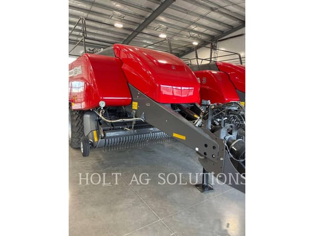 Image of Massey Ferguson LB2234XD equipment image 2