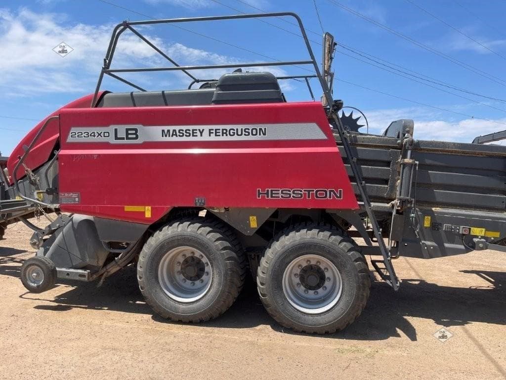 Image of Massey Ferguson LB2234XD Primary Image