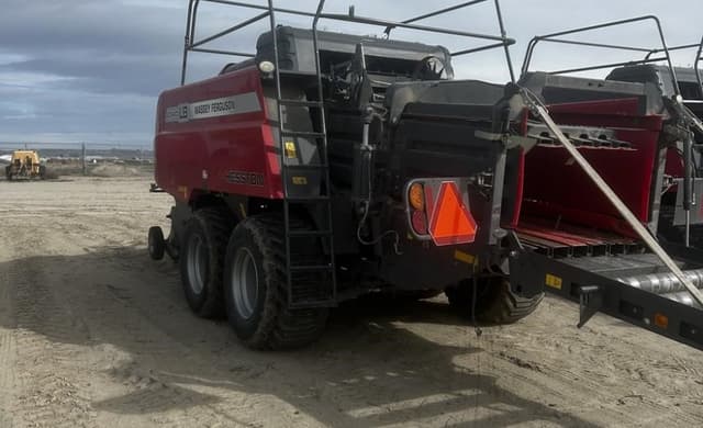 Image of Massey Ferguson LB2234XD equipment image 4