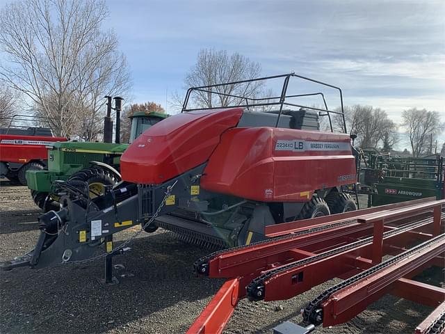 Image of Massey Ferguson LB2234XD equipment image 3