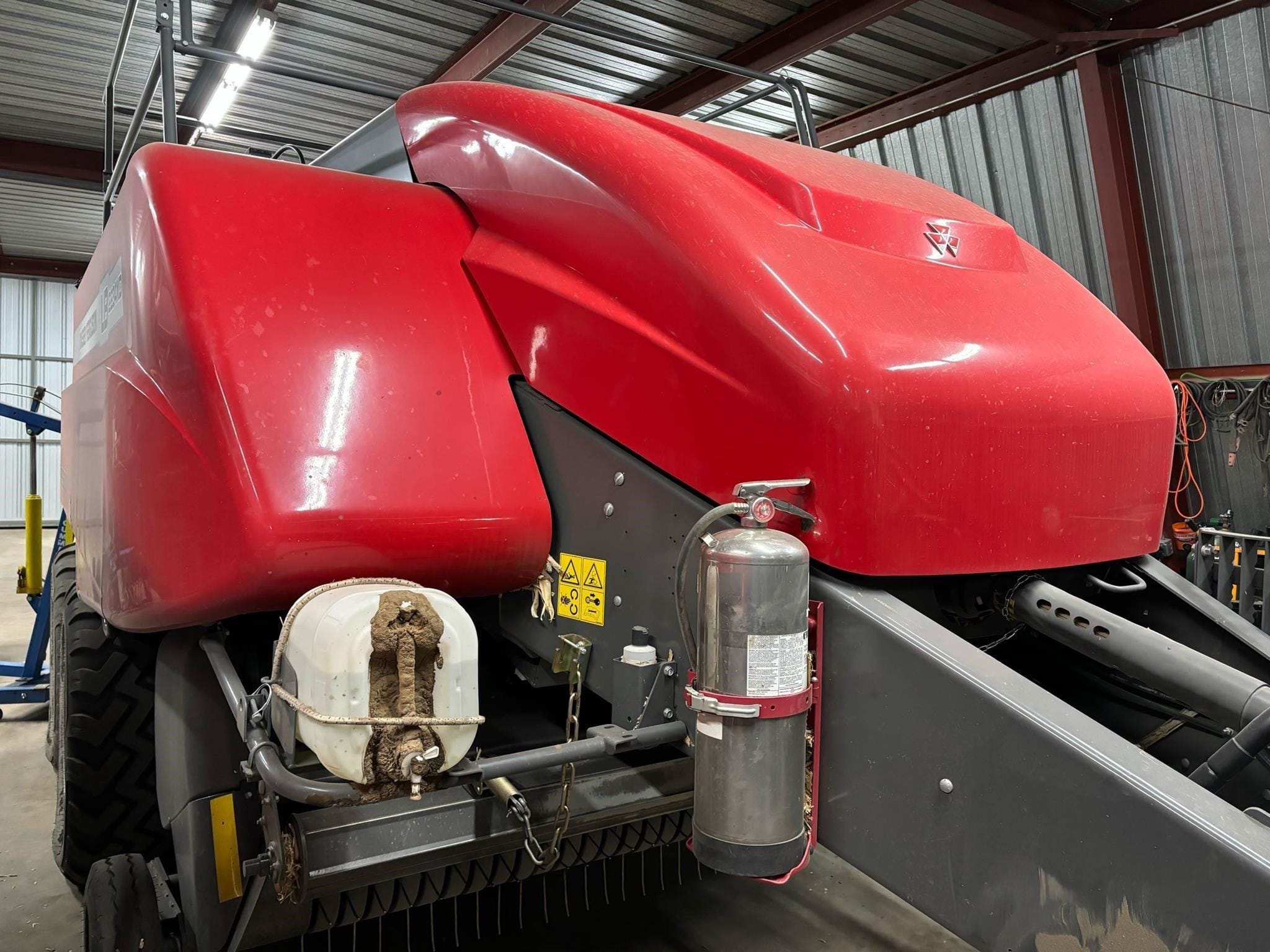 2023 Massey Ferguson LB2234XD Equipment Image0