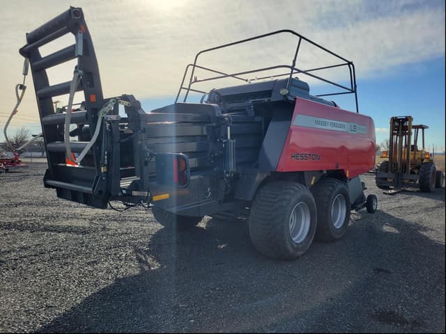 Image of Massey Ferguson LB2234XD equipment image 2