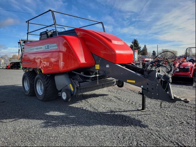 Image of Massey Ferguson LB2234XD equipment image 3