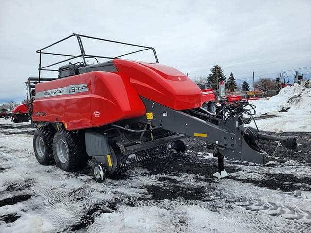 Image of Massey Ferguson LB2234XD equipment image 3