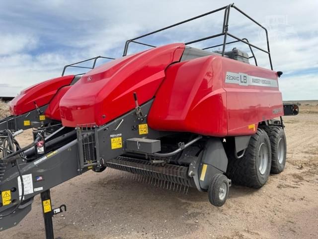 Image of Massey Ferguson LB2234XD equipment image 1
