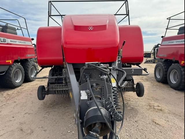 Image of Massey Ferguson LB2234XD equipment image 2