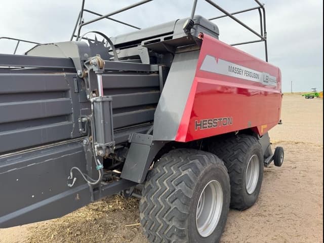 Image of Massey Ferguson LB2234XD equipment image 3
