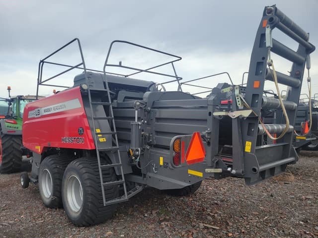 Image of Massey Ferguson LB2234XD equipment image 3