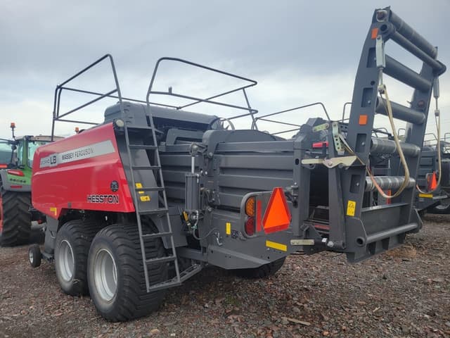 Image of Massey Ferguson LB2234XD equipment image 3