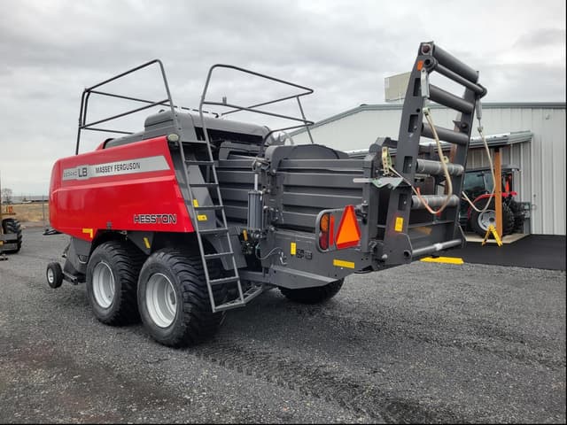 Image of Massey Ferguson LB2234XD equipment image 1