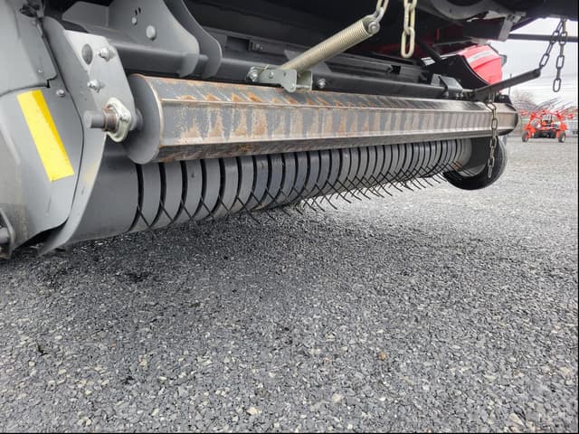 Image of Massey Ferguson LB2234XD equipment image 4