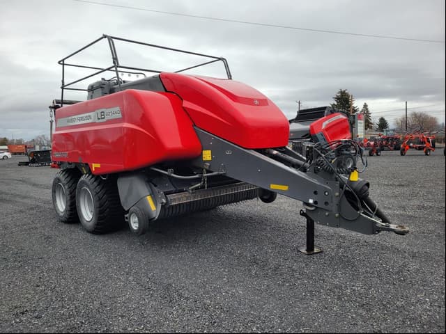 Image of Massey Ferguson LB2234XD equipment image 3