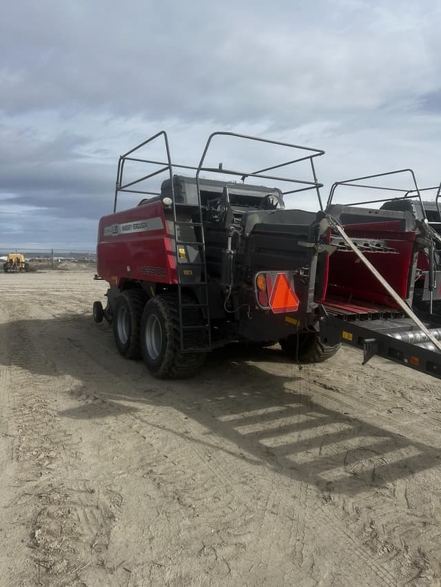 Image of Massey Ferguson LB2234XD equipment image 4