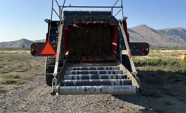 Image of Massey Ferguson LB2234XD equipment image 4