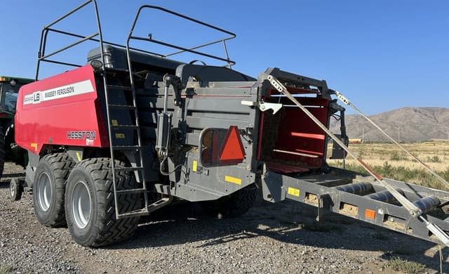 Image of Massey Ferguson LB2234XD equipment image 3