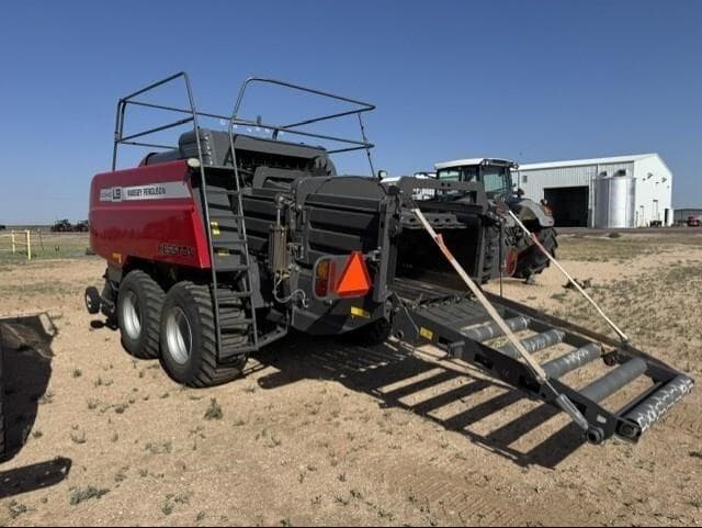 Image of Massey Ferguson LB2234XD equipment image 2