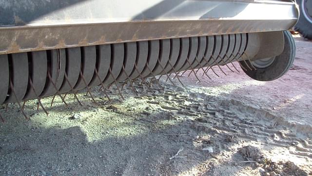 Image of Massey Ferguson LB2234XD equipment image 3