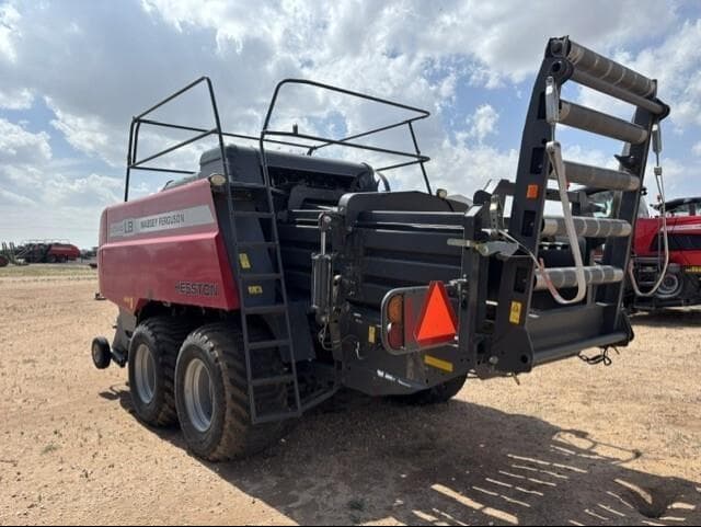 Image of Massey Ferguson LB2234XD equipment image 2