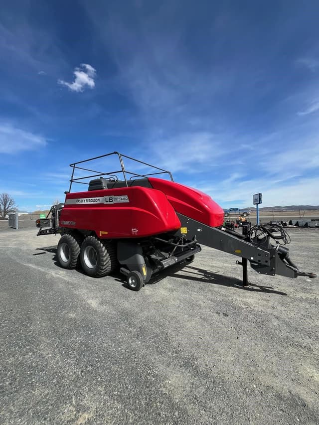 Image of Massey Ferguson LB2234XD equipment image 3