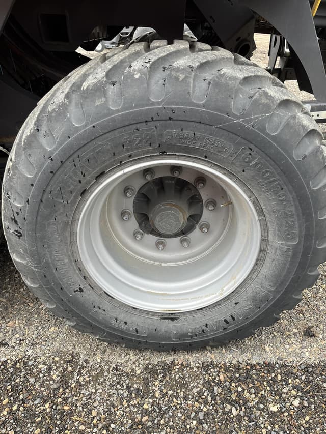 Image of Massey Ferguson LB2234XD equipment image 3