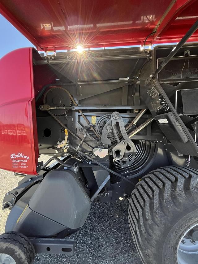 Image of Massey Ferguson LB2234XD equipment image 4