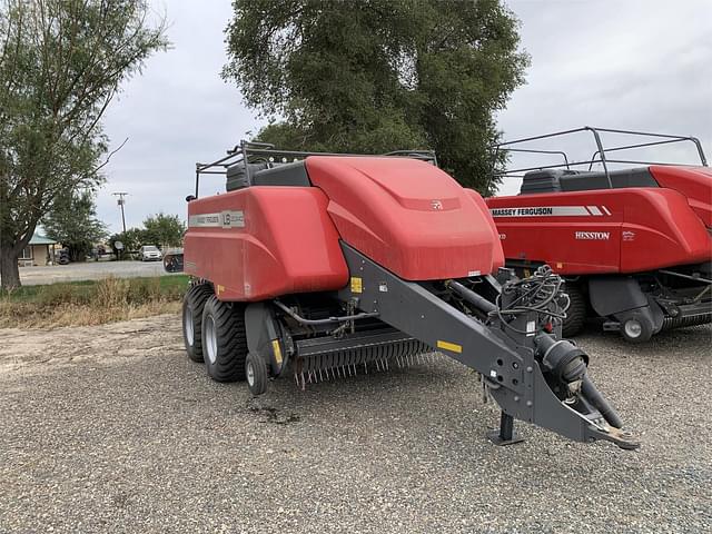 Image of Massey Ferguson LB2234XD equipment image 3