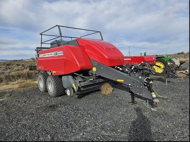 Image of Massey Ferguson LB2234XD equipment image 3