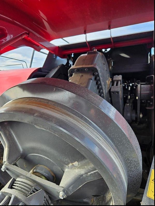 Image of Massey Ferguson LB2234XD equipment image 4