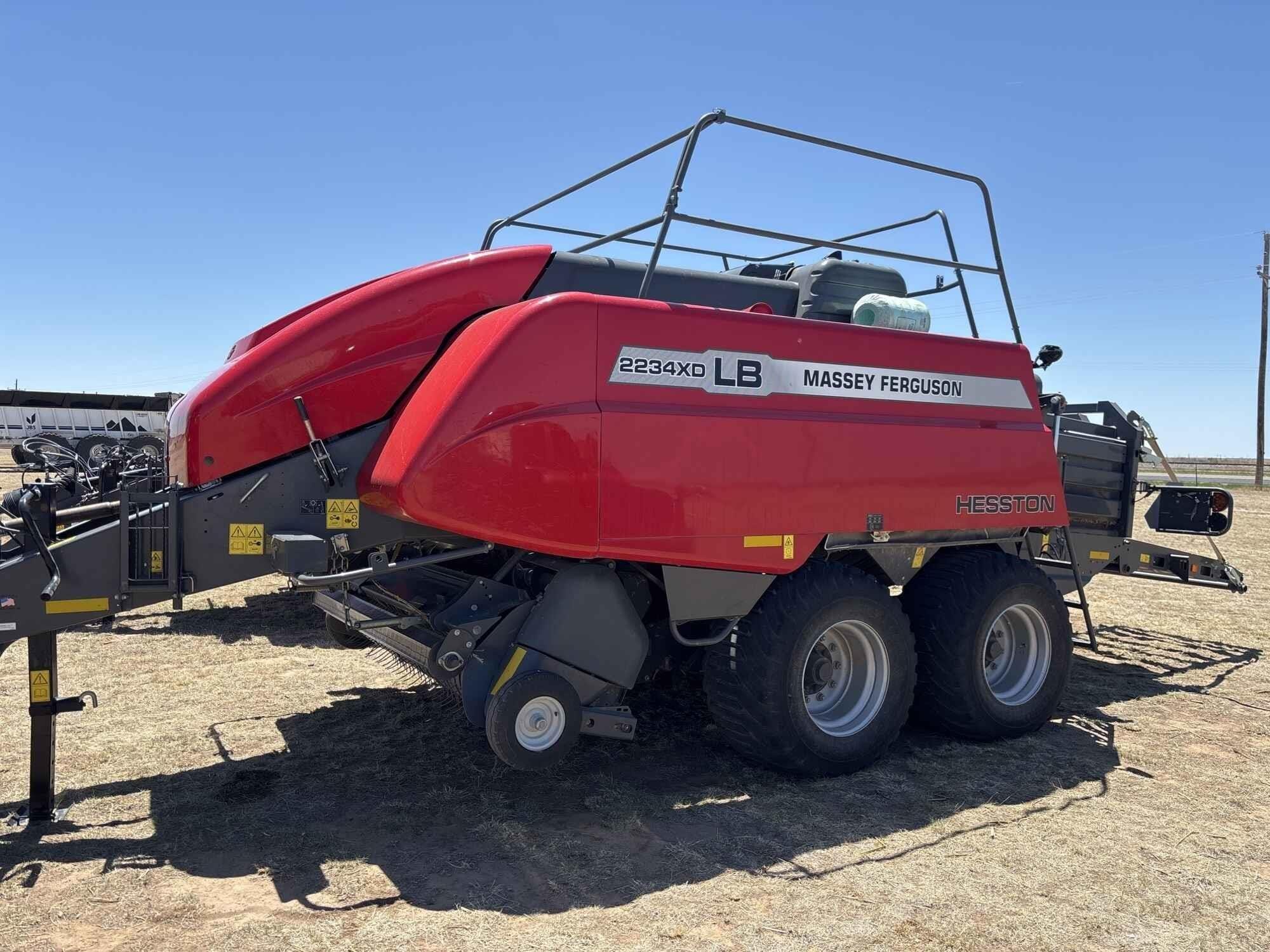 2023 Massey Ferguson LB2234XD Equipment Image0