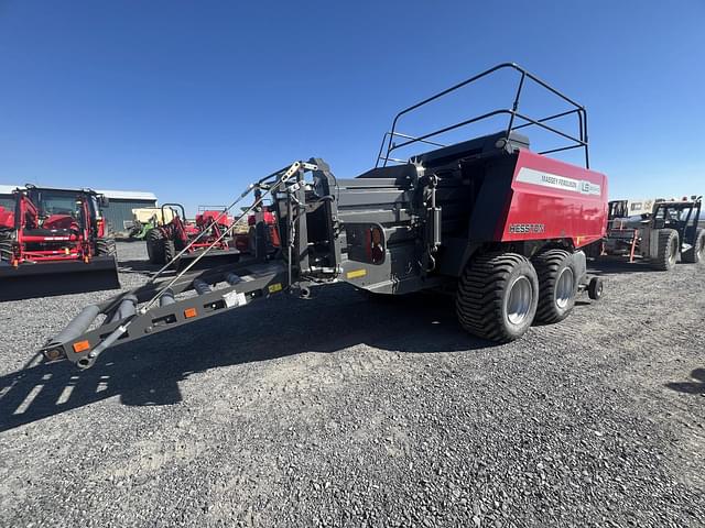 Image of Massey Ferguson LB2234XD equipment image 2