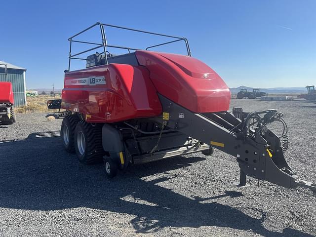 Image of Massey Ferguson LB2234XD equipment image 3